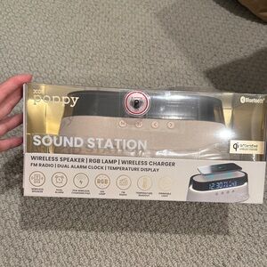 Poppy Wireless Speaker and RGB Lamp